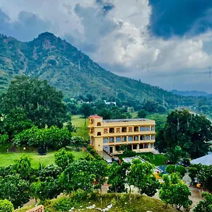 Hotel Aravali Valley ****