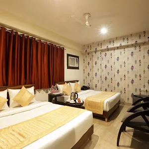 Hotel Classic Plaza At Delhi Airport 3* New Delhi