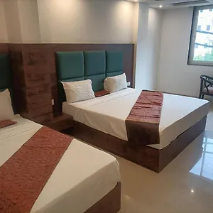 Family Tark Near Igi Airport Delhi 4* New Delhi