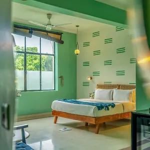 Minimalist One Hauz Khas Village 3* New Delhi